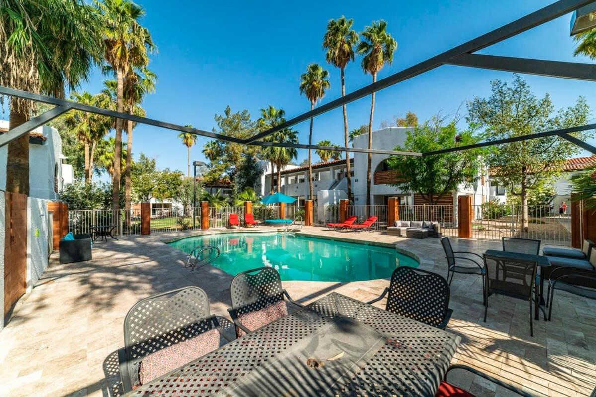 41b - Modern 1bd Heated Pool
