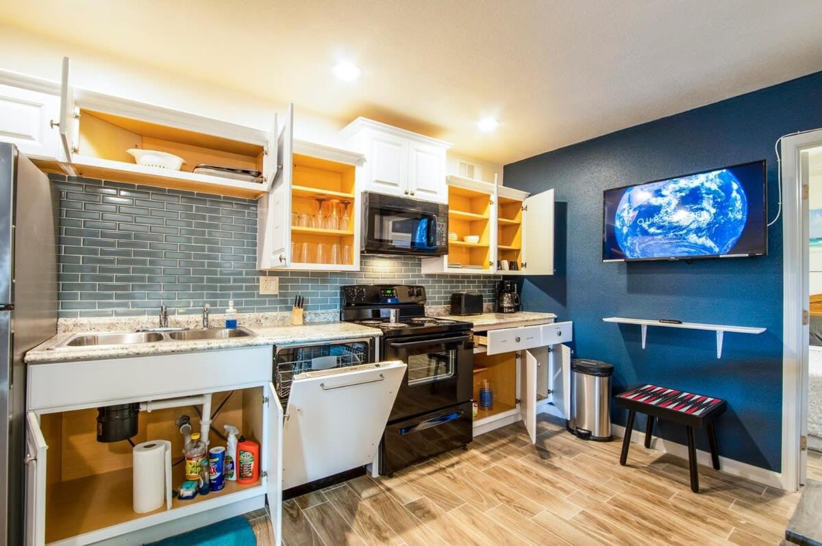 41b - Modern 1bd Heated Pool *