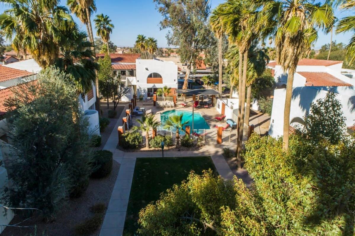 41b - Modern 1bd Heated Pool